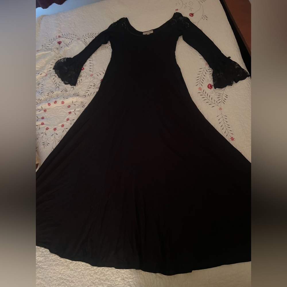 Black Long-Sleeve Flared Dress with Lace Bell Cuffs